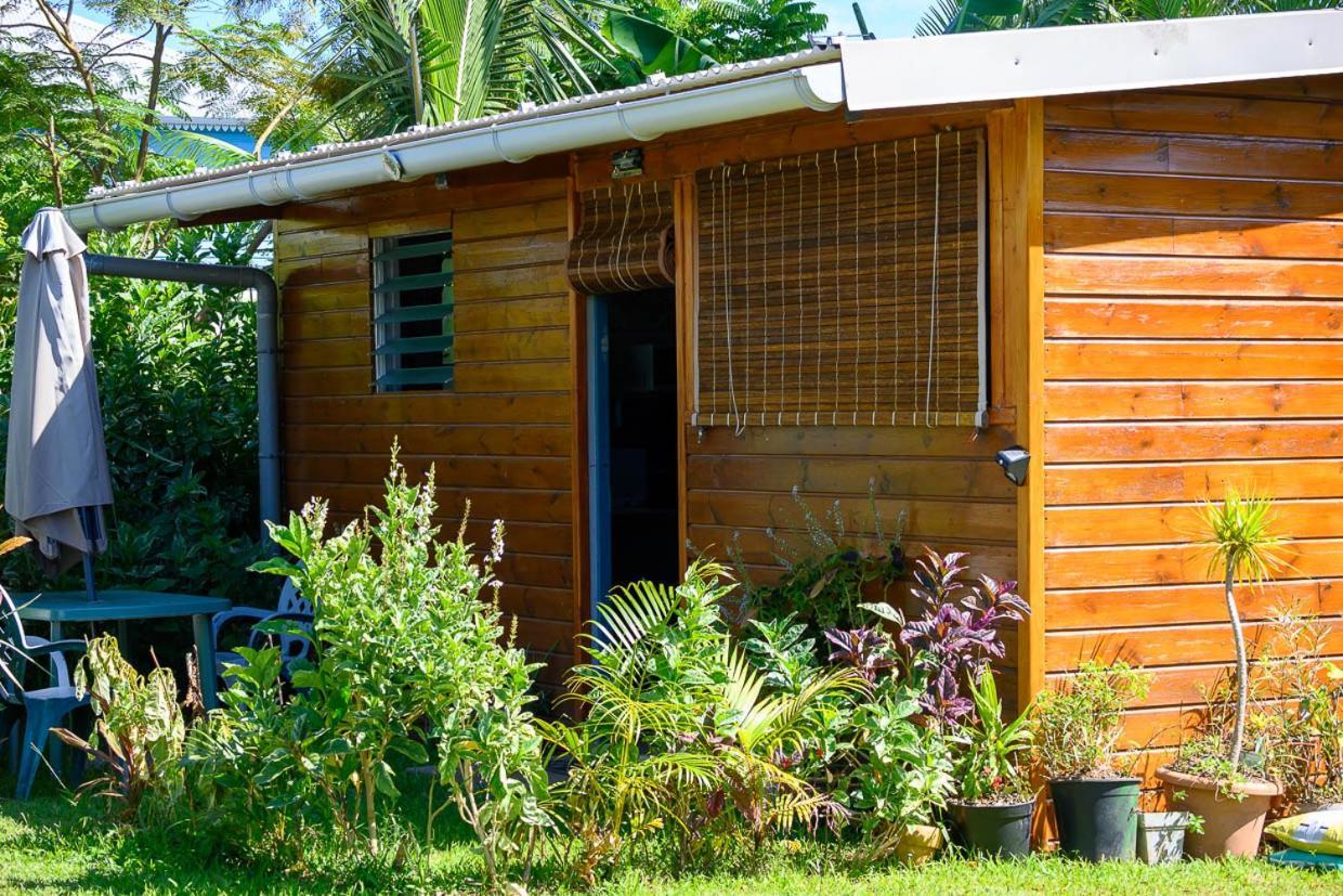 Les Bungalows Meubles Du Pharest Sainte-Suzanne Exterior foto